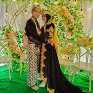 Reni Novitasari profile icon