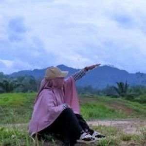 Emi Surasmi profile icon