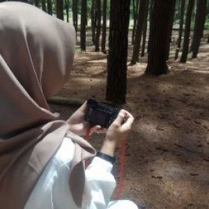 Dewi giraffe profile icon