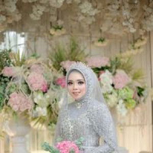 Azhila Ratna profile icon