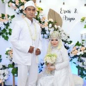 Erni Santi profile icon