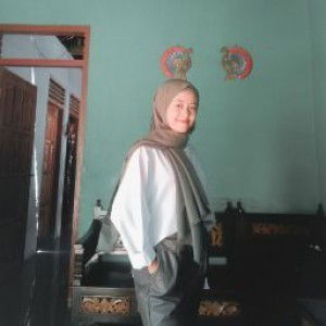 Hesti Ria profile icon