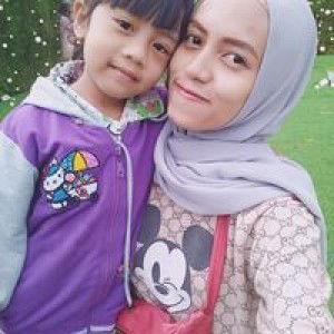 Henny Ratna profile icon