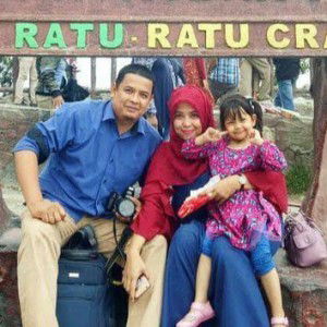 dina monalisa profile icon