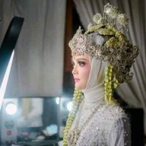 Anggi Yuniar profile icon