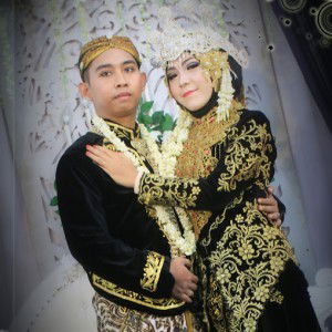 Esty Pratiwi profile icon