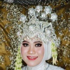 Tri Cahyati profile icon