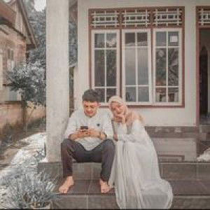 Erna Permatasary profile icon