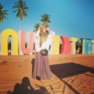 Tias Isnawati profile icon