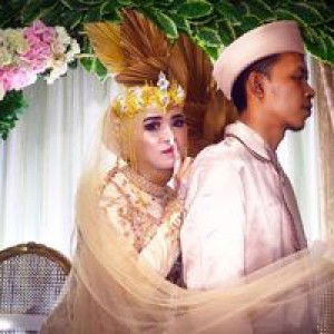 Dhe-she Aryanti profile icon