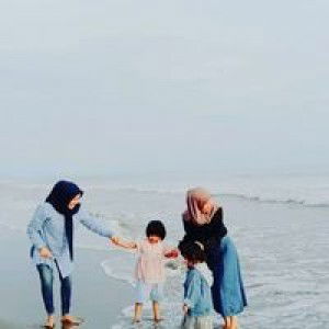 Siti Junairah profile icon