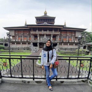 Desi Apriliya profile icon