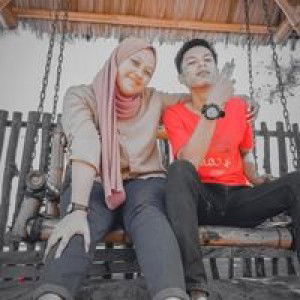 Indah Shary profile icon