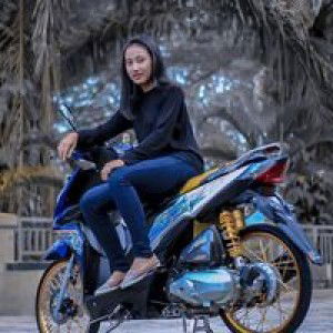 Yuliana Dewy profile icon