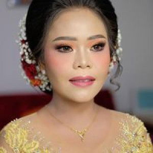 Eva Juliiyah profile icon