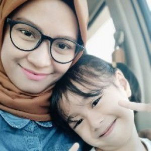 Isty Cahyani profile icon