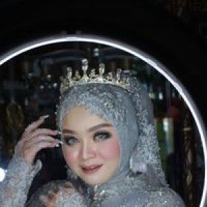 Nur Azizah profile icon