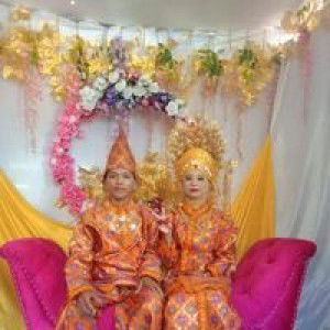 Ayu Lestari profile icon