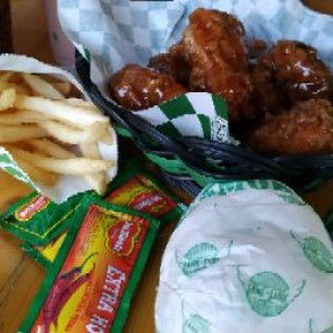 Ayu Rinjani profile icon