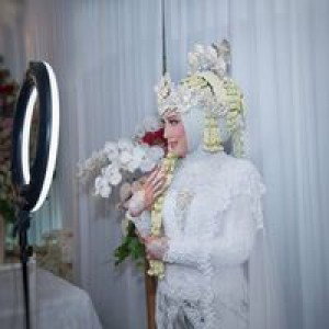 Ratih Widianingsih profile icon