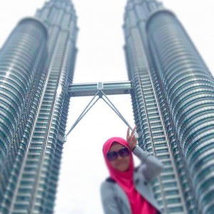 evi nuryanti profile icon