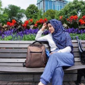 Endah Dwi Kusumastuti profile icon
