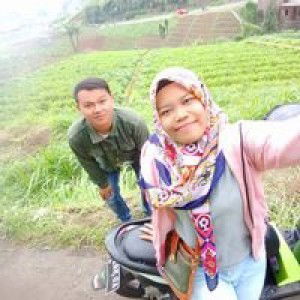 Dwi Wahyuni profile icon