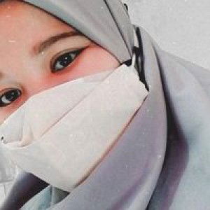 Lola Triana Lestari profile icon