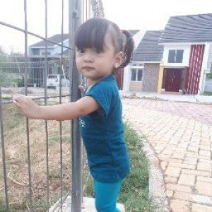 dwi lestari profile icon