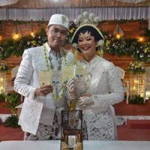 Erni Tyas Rahayu profile icon