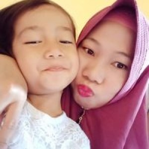 Iis Dahlia profile icon