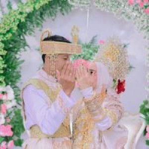 Sri Wahyuningsi profile icon