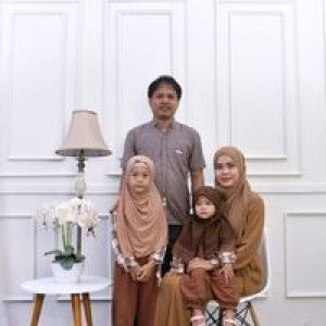 tri Lestari profile icon