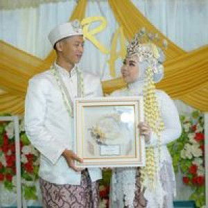 Wahyu Nur Sari profile icon