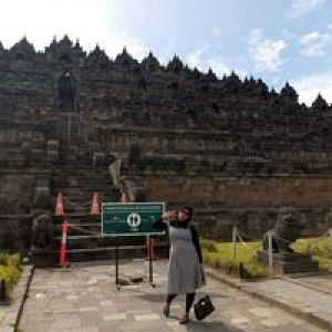 Dewi Kurniawati profile icon