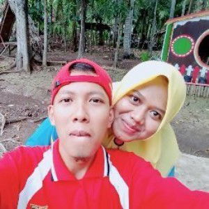 ninis  anisa muslimah profile icon