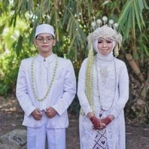 Ayu Kurnia Dewi profile icon