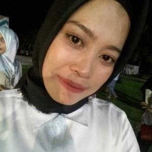 Dewi Tri Suryani profile icon