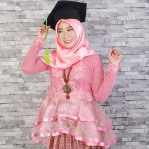 Henis Putri profile icon