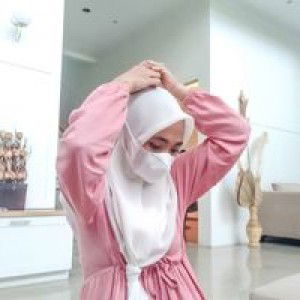 Sriyanti Jamilah profile icon