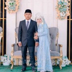 Eka Neneng Suwarni profile icon