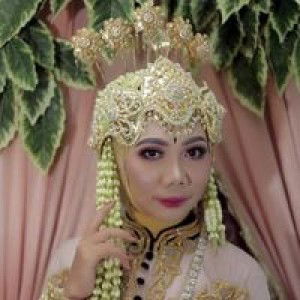 Lussi Antika profile icon