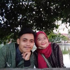 Niniis Aprianti profile icon