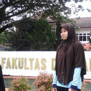 indah safitri profile icon