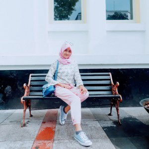 intan pratiwi profile icon