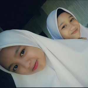 fitri yani profile icon