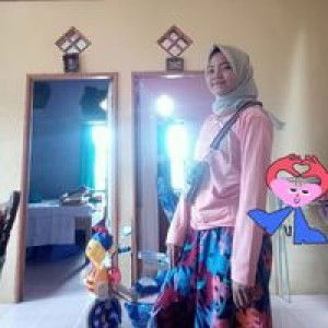 Yuni Sri Wahyuni profile icon