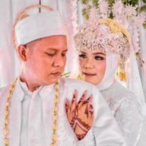 Susi Julia Martha profile icon