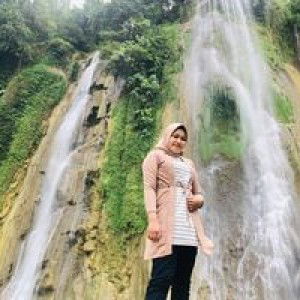 Fitri Suci Febriani profile icon