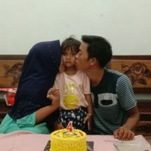 Nanda Zain profile icon